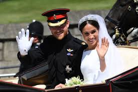 Princess diana's sons, prince william and prince harry, loaned her wedding dress for the royal style in the making exhibition at kensington palace. Body Language Experts Weigh In On The Royal Wedding Photo Everyone Loves