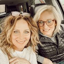 Regina Metcalf's Instagram, Twitter & Facebook