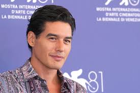 Cristiano Caccamo, chi è l'attore di Antonio Ranieri nella serie Rai su  Leopardi: età, carriera, ruoli e vita privata