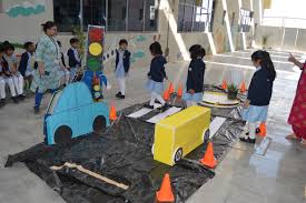 Traffic light graham cracker snacks. Traffic Rule Role Play With Kindergarten