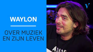 Waylon praat openhartig met Giel over muziek en zijn leven