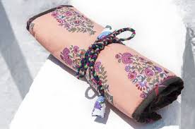 木刻印捲式筆袋 餐具袋 春捲筆袋 化妝包 化妝筆袋 木刻印藍染花 omhandmade 筆盒 筆袋 pinkoi youtube design leather bracelet