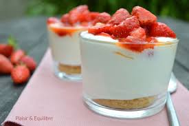 Verrine De Fraises A La Passion Et Mousse De Fromage Blanc Verrine Fraise Fromage Blanc Fromage