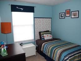 Warna hitam dan putih yang sangat kontras dapat menciptakan aksen yang menonjol, namun tetap mengedepankan konsep minimalis yang simple dan modern. Desain Kamar Hitam Putih Cowok Info Kece