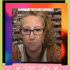 Irene Urrutia's Instagram, Twitter & Facebook