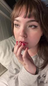 Delanie 🫀 (@delaniedelaniedelanie)’s videos with poison