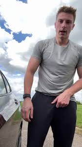 @xHandsomeHunkxs video Tweet