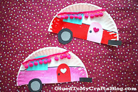 Oh we do love a paper plate twirler craft. Paper Plate Valentine Camper Kid Craft Idea For Valentine S Day