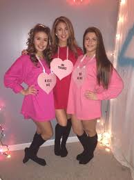 You know what they say, two heads are better than one. Creative And Spooky Group Halloween Costume Ideas Will Blow Your Mind