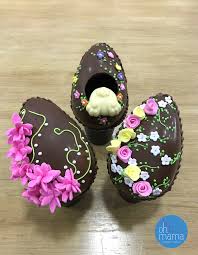 Se acerca la pascua y todas las pastelerías se llenan de huevos y otras figuras de chocolate. Monas De Pascua Muy Originales Oh Mama Pasteleria