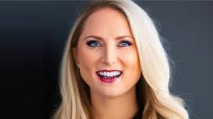 Tamara Kinney's Instagram, Twitter & Facebook