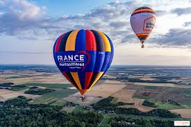 Unusual: we tested a hot-air balloon flight in Fontainebleau over the  Ile-de-France region - promo - Sortiraparis.com