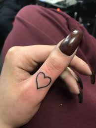 Thumb Heart Tattoo Heart Tattoo On Finger Thumb Tattoos Finger Tattoos