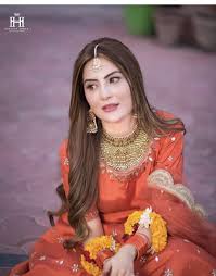 Pin By Inamdar Inamdar On Bride S In 2020 Pakistani Bridal Makeup Pakistani Wedding Dresses Bride Sister