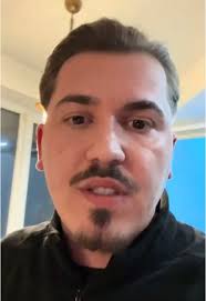 #stitch with @robertmtk DA BANII BĂĂ BORFAȘULE TikTok