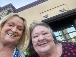 Lesley Benton's Instagram, Twitter & Facebook