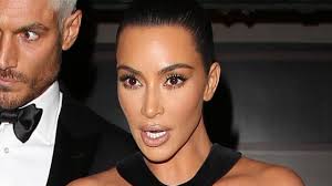 Fashion nova reaction on kim kardashian. Kim Kardashian Blasts Fashion Nova Over Dress Outfit Knock Offs