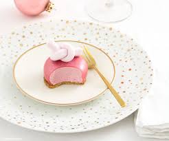 Jedenfalls ist das ein ziemlich altes rezept für einen kuchen. Beeren Tortchen Mit Rosewein Glasur Petits Gateaux Aux Fruits Rouges La Paticesse Der Patisserie Blog