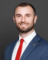 Steven Gilliland's Instagram, Twitter & Facebook