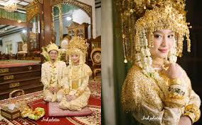 Maybe you would like to learn more about one of these? 12 Inspirasi Gaun Pengantin Muslimah Syar I Yang Tetap Menutupi Dada Sontek Yuk