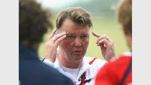 Bergkamp's opinion on van gaal is clear. Van Gaal Gibt Den Bayern Stars Den Tipp Spielt Ein Bisschen Mit Eurer Frau Fc Bayern Bild De