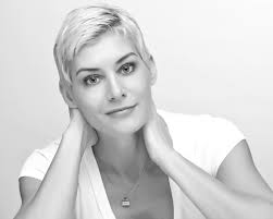 Leslie Masters's Instagram, Twitter & Facebook