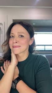 Lucy Feng's Instagram, Twitter & Facebook