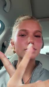 livi_josephine (@livi_josephine)’s videos with Think U The Shit (Fart)