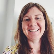 Lynne Sutherland's Instagram, Twitter & Facebook