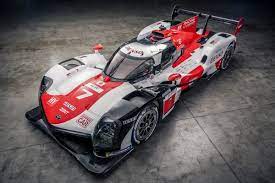 Toyota a remporté dimanche sa troisième victoire consécutive aux 24 heures du mans grâce à l'équipage composé de sébastien buemi, kazuki nakajima et brendon hartley, le constructeur. Video Toyota Hypercar Gr010 Hybrid Pour Les 24 Heures Du Mans 2021