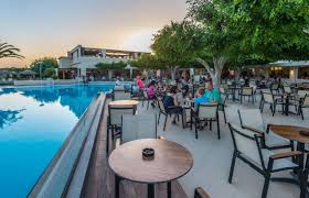 Stay at the most popular beach resort on the beautiful island of corfu, with great facilities, lush gardens and an awarded beach. Sandy Beach Hotel Family Suites Ab 83 1 0 2 Bewertungen Fotos Preisvergleich Marmari Griechenland Tripadvisor