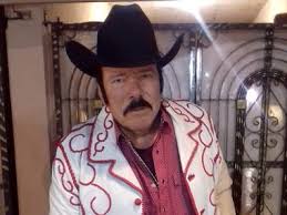 El pasado lunes, lalo celebró su cumpleaños y un día después recibió la noticia de que su hijo, eduardo mora cedeño, había fallecido. Celebra Lalo Mora Llegar A Los 70 Anos