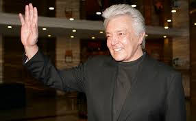 Alberto vázquez gurrola (guaymas, sonora), más conocido como alberto vázquez, es un cantante y acto. Alberto Vazquez Ya Tiene Lista Su Autobiografia