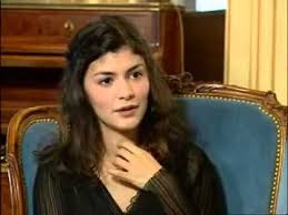 You guys know how i feel about audrey tautou's short hair. Audrey Tautou Interview A La Folie Pas Du Tout He Loves Me He Loves Me Not Rare Youtube
