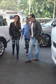 Saif Ali Khan Kareena Kapoor Khan Rock The Airport Look Kareena Kapoor Khan Kareena Kapoor Saif Ali Khan