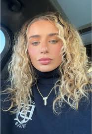 For all of my stylists that feel a level of toxic conpetitiveness or  intimidation by other people in the industry lets put that to rest  🔊🔊🔊🔊🔊🔊🔊🔊🔊🔊