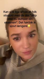 Emily Halling's Instagram, Twitter & Facebook