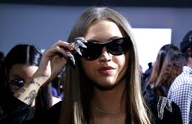 Woah Vicky Drops Bhad Bhabie Diss Track: "You The Only Rap B*tch With A  Curfew"