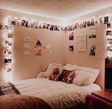 If you are planning to décor your living room and don't know where to start, then you should start from bedding accessories. Pin En Tryniti