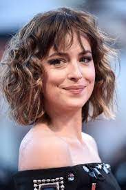 The green tint bob is one our favorite short wavy hairstyles for black hair. 9 Top Picks For Short Wavy Bob With Bangs Haircuts Hairstyles