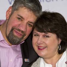 Bauer sucht Frau"-Stars Uwe & Iris Abel: Iris: "Wir haben seine Schweine  inklusive Stall verpachtet"