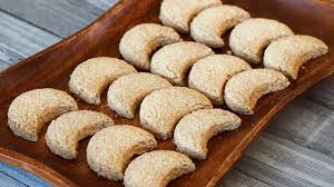 Assalamualaikum wbt & salam sejahtera. Half Moon Coconut Cookies Biskut Kelapa Bulan Sabit Youtube