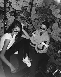 Black And White Photography People Kendall Kaia Black And White Aesthetic Friend Photos Black And White Photography