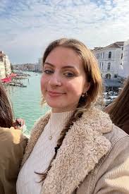 Hello, Ciao, Salve, buonasera 🙋🏼‍♀️ my name is Martina from Italy, I am  24 years old and I graduated in foreign languages and cultures in one of  the most artistic and historical