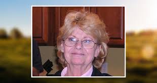 Halle Cameron's Instagram, Twitter & Facebook