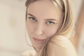 No Makeup” Makeup: How to Achieve Natural-looking Beauty in 4 Steps