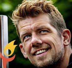 Volg jij Topteam Thialf al? Het is een nieuwe schaatsploeg onder leiding  van coaches Hein Otterspeer en Ian Steen. In @topteam_thialf zitten onder  andere @isabelgrevelt, @evelien_vijn, @_michelledejong @daanalexander,  @remdehair @romee_ebbinge ...