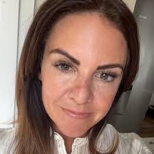 Claire Dowell's Instagram, Twitter & Facebook