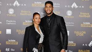 Последние твиты от tony yoka (@tonyyoka). Estelle Mosselly Annonce Sa Rupture Avec Tony Yoka En Meme Temps Que Sa Grossesse Magicmaman Com
