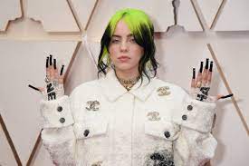 Billie eilish opens up about why she keeps her gets restraining order against fan who on snapchat part 2 singer #eyelashes in 2020 aesthetic pin de fabienne en. Billie Eilish Warns Fans About Fake Snapchat Accounts